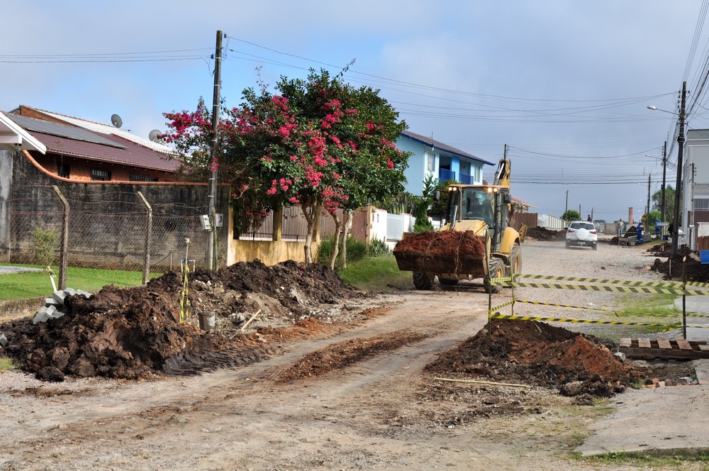 Obras de pavimentação são iniciadas em Rio Negro